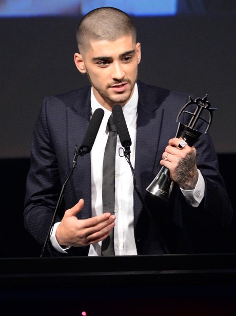 Showing Off His Newly Shaved Head Zayn Malik Makes A Speech At The 