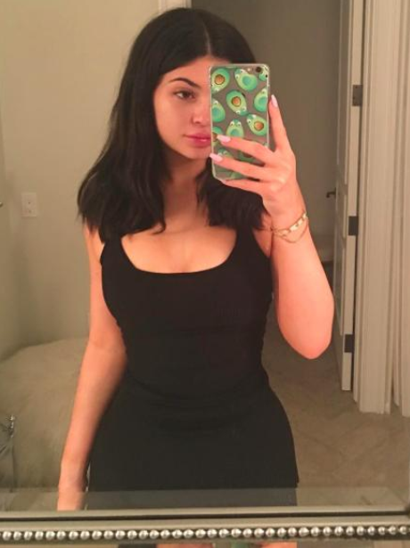 Kylie Jenner Stuns In No Makeup Selfie On Instagram This Weeks 