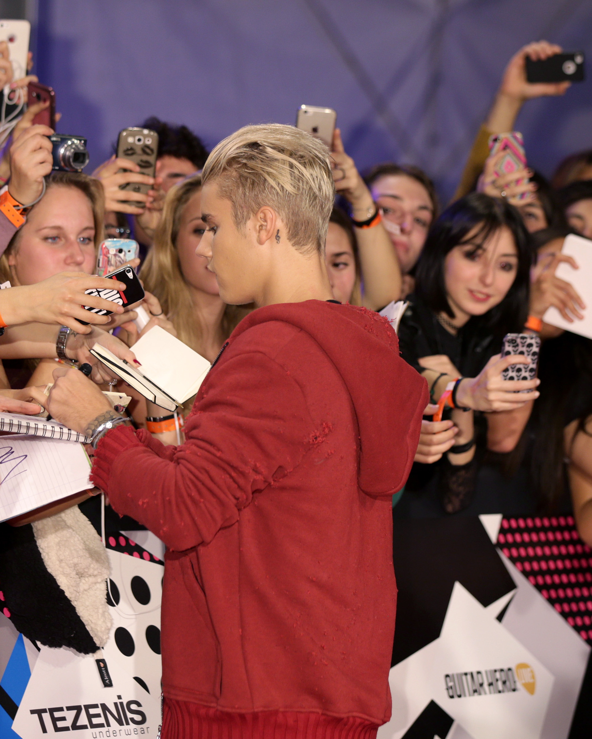 Justin Bieber's Fans 19 Ways To Prove You're A True Belieber Capital