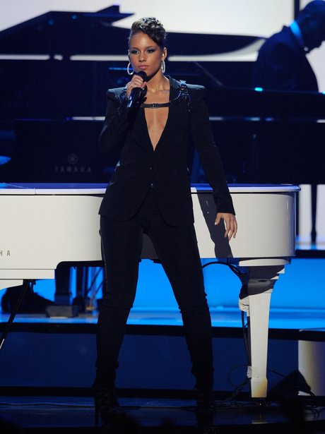 Alicia Keys on stage