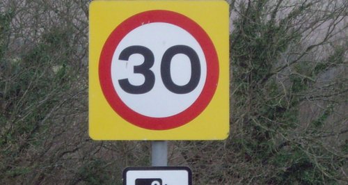 30 mph limit sign