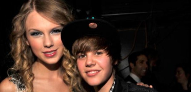 SocialGathering: Justin Bieber Sings a Taylor Swift Song; Louis