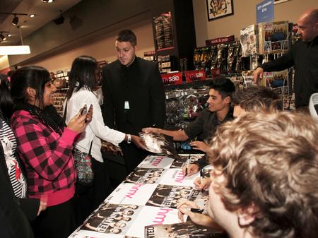 the wanted meet signing at hmv