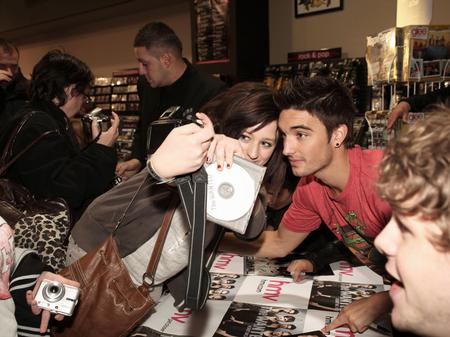 the wanted meet signing at hmv