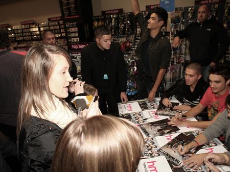 the wanted meet signing at hmv
