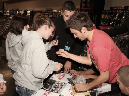 the wanted meet signing at hmv
