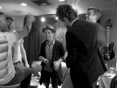 take that look back dont stare