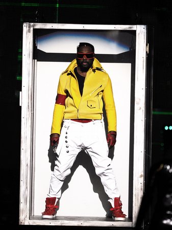 black eyed peas perform live at the american music