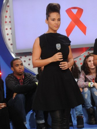 alicia keys promotes world aids day