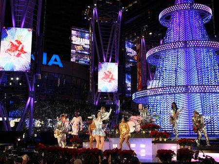 katy perry performing