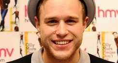 olly murs signs copies of his new single