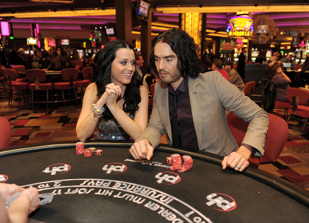 katy perry and russell brand visit planet hollywoo