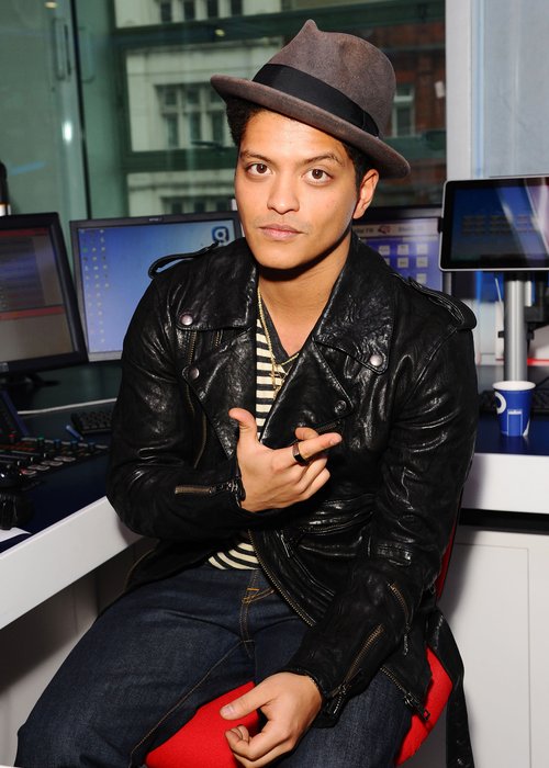 Bruno Mars Breaks Silence After Death Of His Mother: "I'll ...