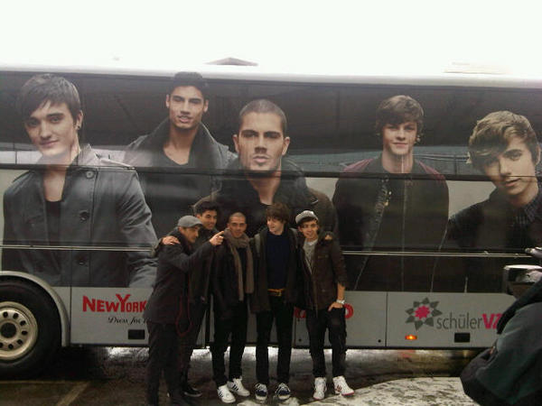 Wanted tour bus