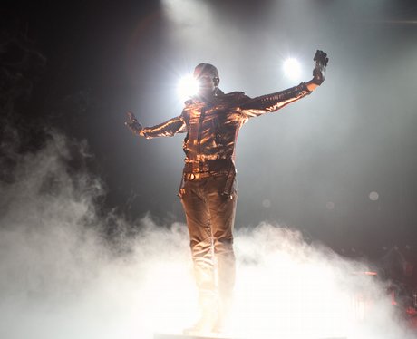 Jason Derulo arrives on stage for a show