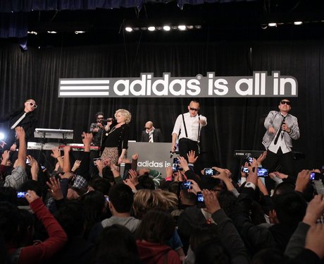 Far East Movement live