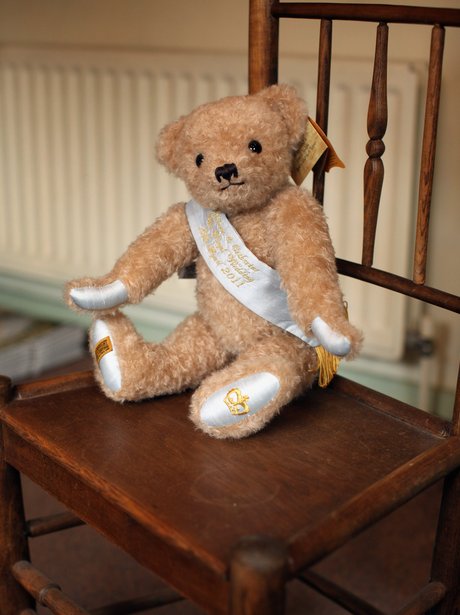 Royal Teddy Bear Commemoratives - Gorgeous Royal Teddy Bears