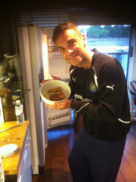 Twit pixs robbie williams