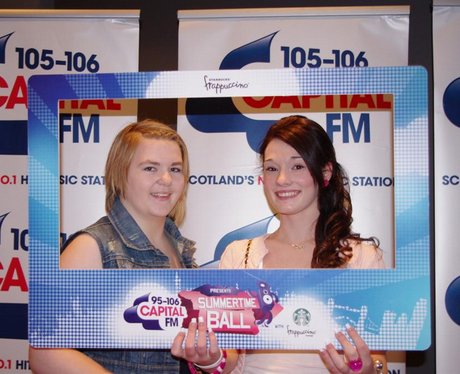 Snaps of Fans of Olly Murs at his Glasgow Show May