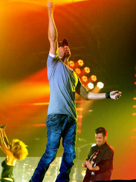 Enrique Iglesias live on tour