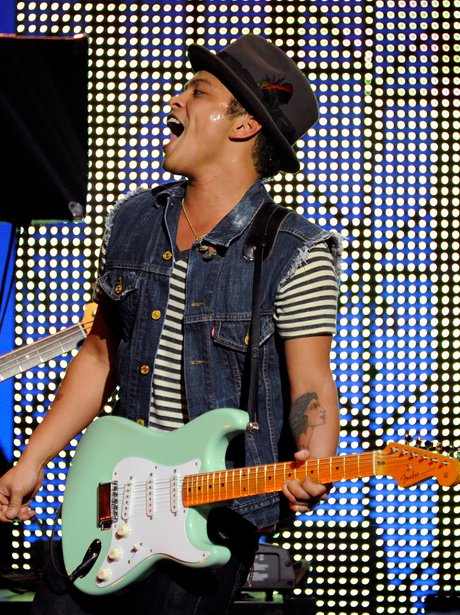 Bruno Mars live