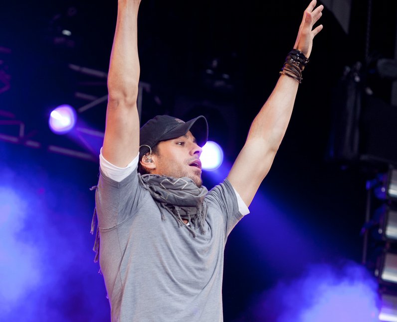enrique live at the Summertime Ball 2011