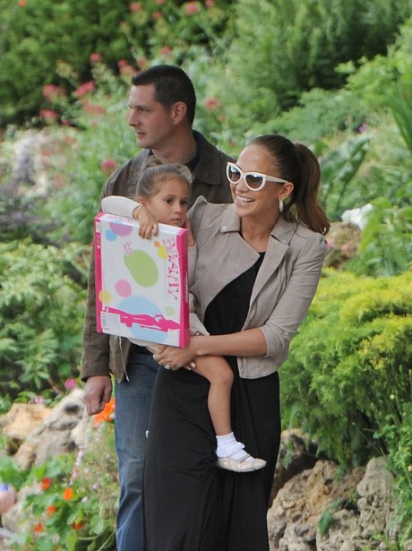 jennifer lopez in paris