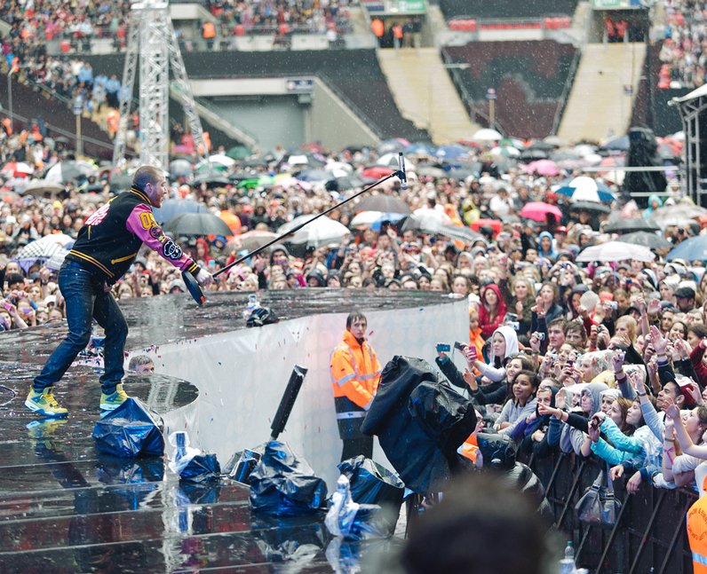 Mike Posner live at the Summertime Ball 2011  