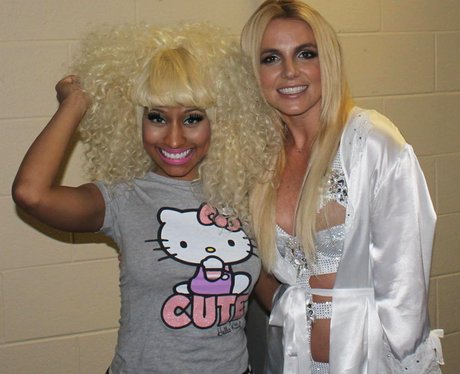 Brtiney Spears and Micki Minaj in a picture Britney posted on her Twitter feed