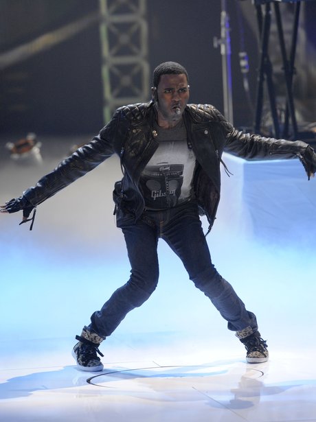Jason Derulo wearing black and white t shirt.