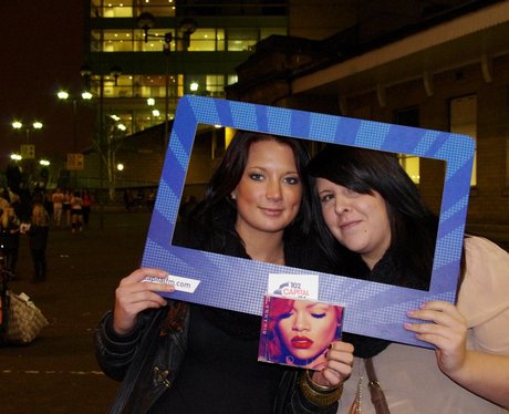 Manchester goes Rihanna Mad