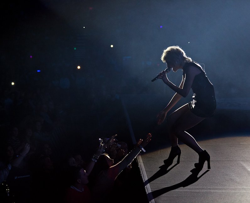 Pixie Lott live at the 2011 Jingle Bell Ball