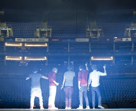 One Direction Rehearsing at the 2011 Jingle Bell Ball 