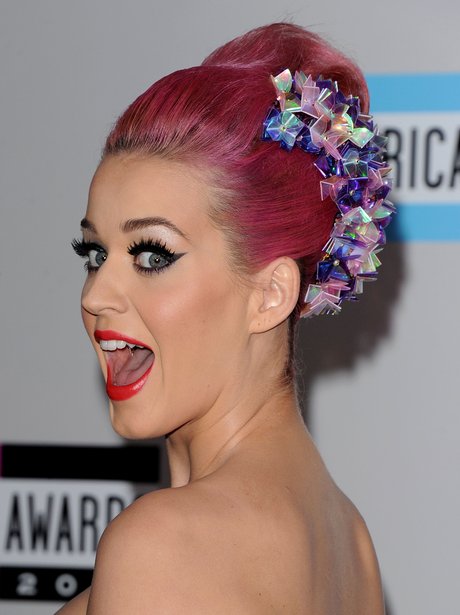 10 Katy Perry Goes Hot Pink With Flowers In Her Hair 20 Of Katy 