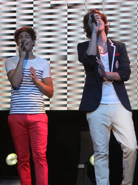 One Direction performs on their UK tour