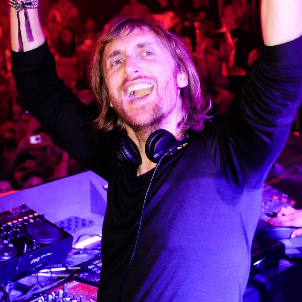 David guetta i blue. Сэм Мартин. Сэм Мартин певец. David Guetta. David Guetta певец.