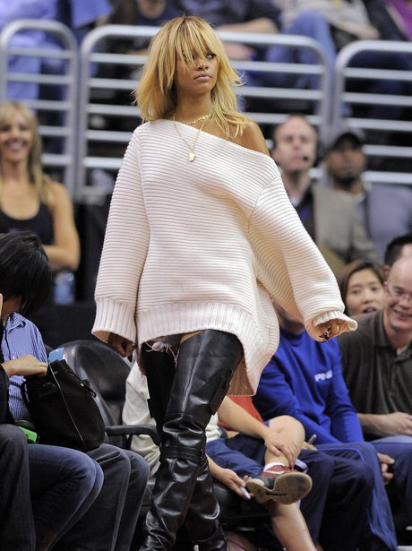 Rihanna shows of her new blond hair