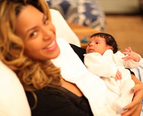 Beyonce poses with her baby Blue Ivy Carter