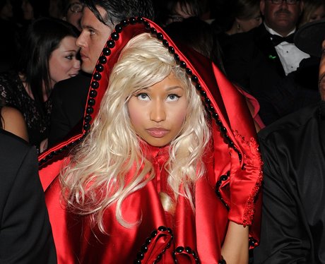 Nicki Minaj backstage at Grammy Awards 2012