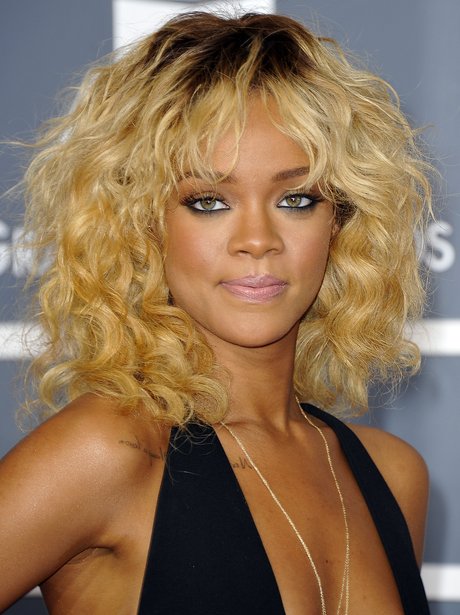 Rihanna arrives at the Grammy Awards 2012