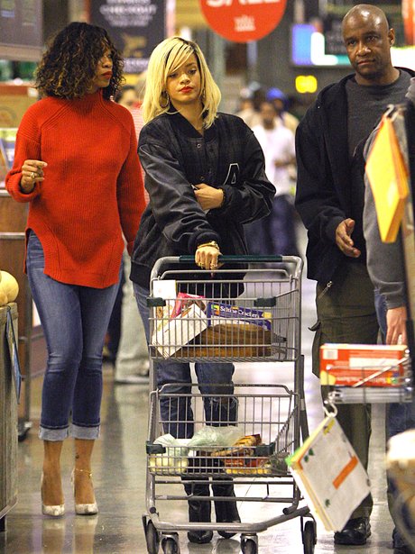 Rihanna shopping