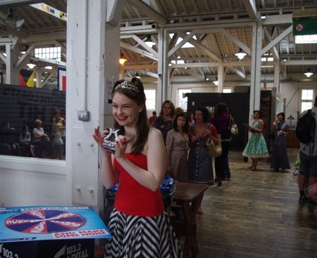Victorious Vintage - Saturday Glamour