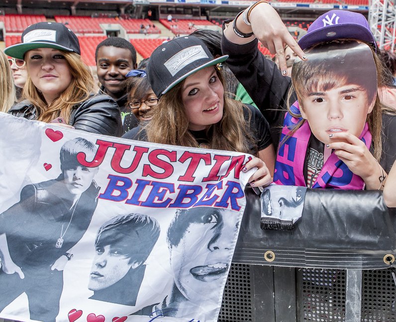 Fans at the summertime ball 2012