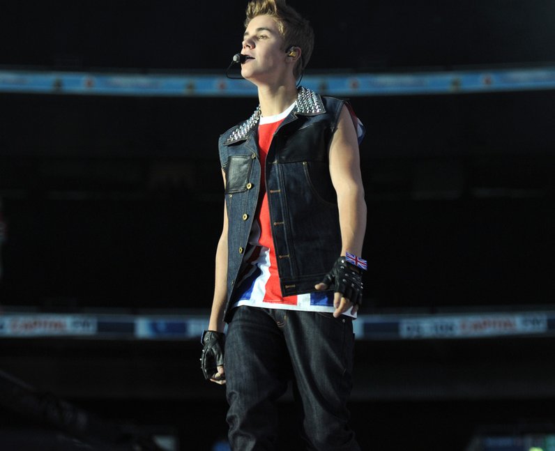 Justin Bieber live at the Summertime Ball 2012