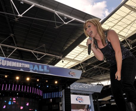 Kelly Clarkson live at the summertime ball 2012