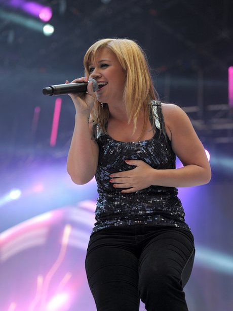 Kelly Clarkson live at the Summertime Ball 2012
