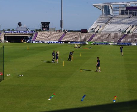 Ageas Bowl - Tweet Us