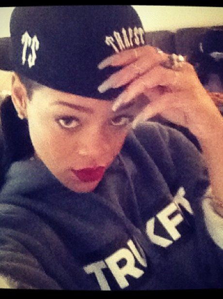 Rihanna Twitter