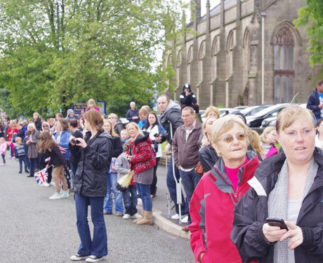 Crowd waiting for the Torch