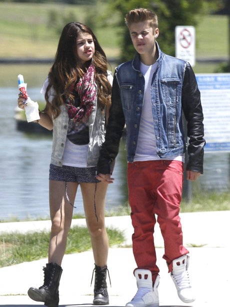 Justin Bieber and Selena Gomez in a Californian park